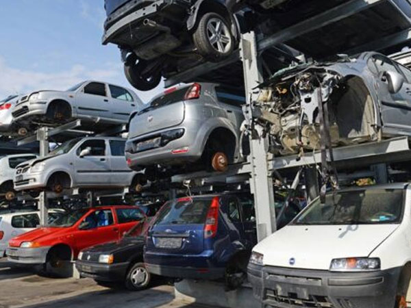 demolizione auto
